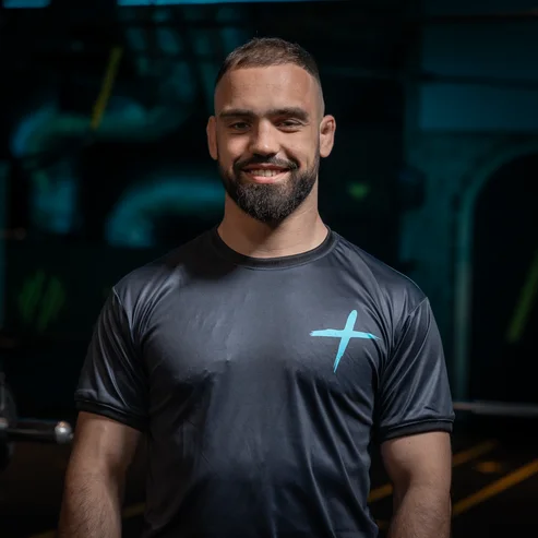Danny Buwalda, fysiotherapeut en MMA-atleet, gespecialiseerd in functionele sportrevalidatie.