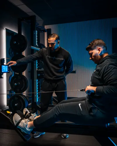 Training met medicijnbal tijdens actieve revalidatie in Amsterdam Zuidoost